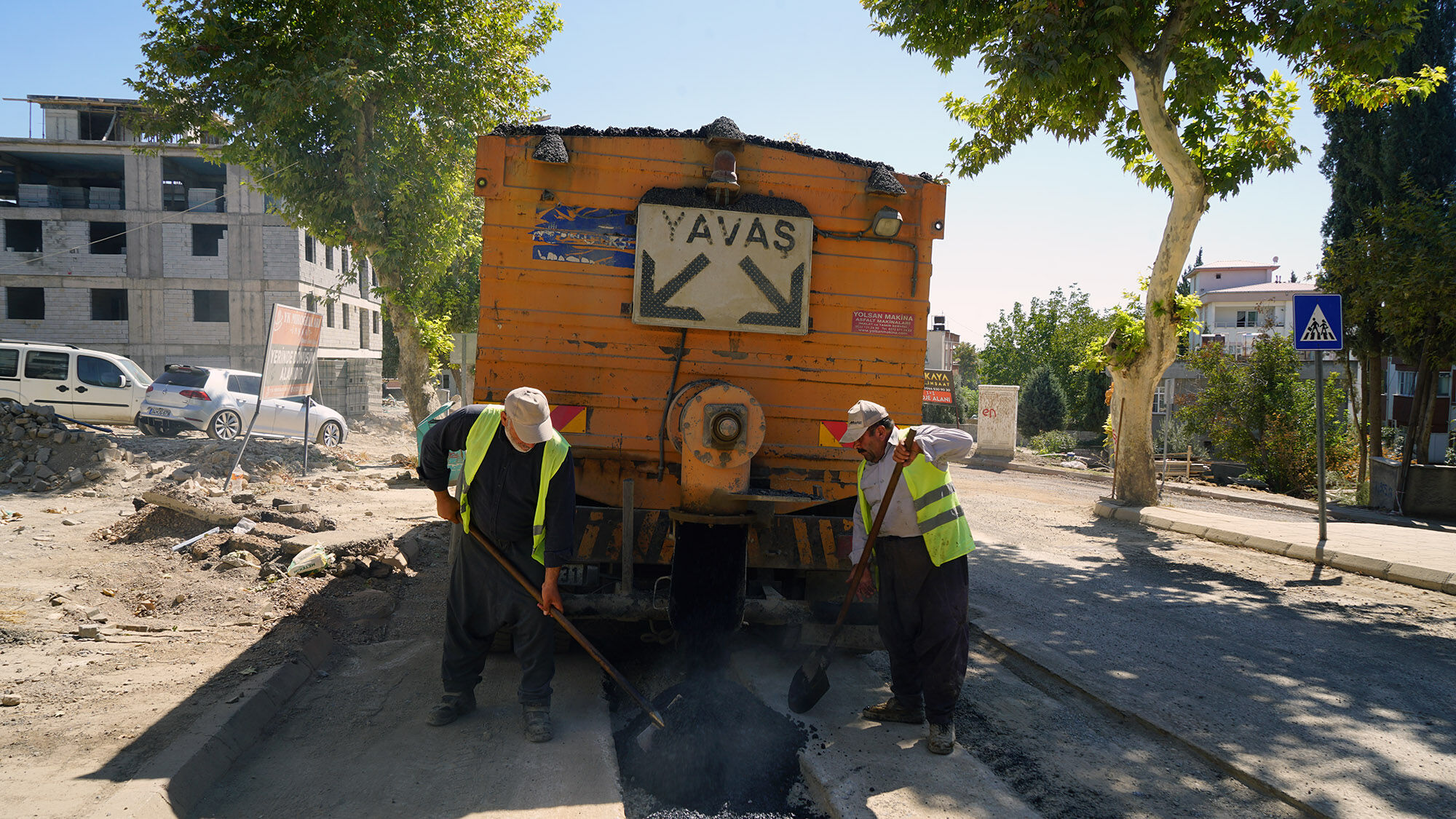 KASKİ Sahada; Altyapısı Tamamlanan Yollarda Kaplamalar Sürüyor