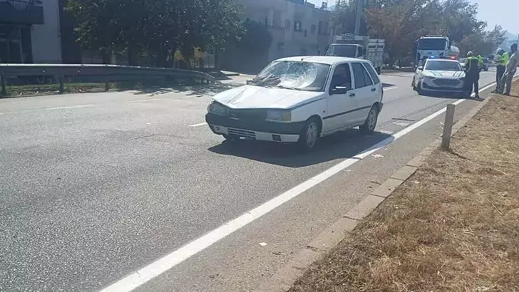 Yolun karşısına geçerken otomobilin çarptığı yaya öldü