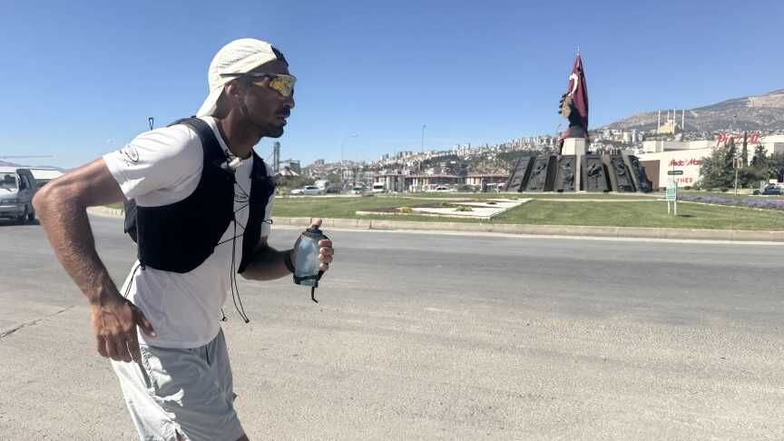 Türk kültürünü tanıtmak için 35 gündür koşan gurbetçi Kahramanmaraş'a ulaştı