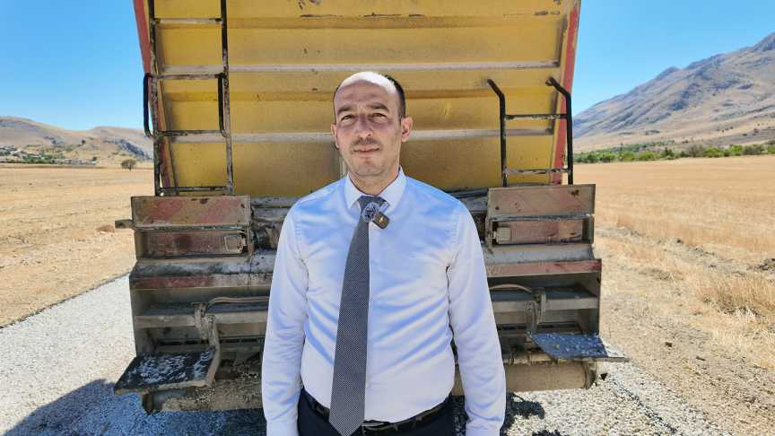 Gümüşdöven Mahalle Muhtarı Ali Kaya