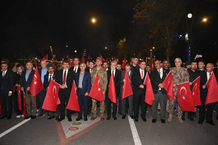 Cumhuriyet Yürüyüşü (2)