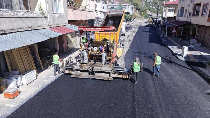 Andırın’ın En İşlek Caddesi Baştan Aşağı Yenileniyor