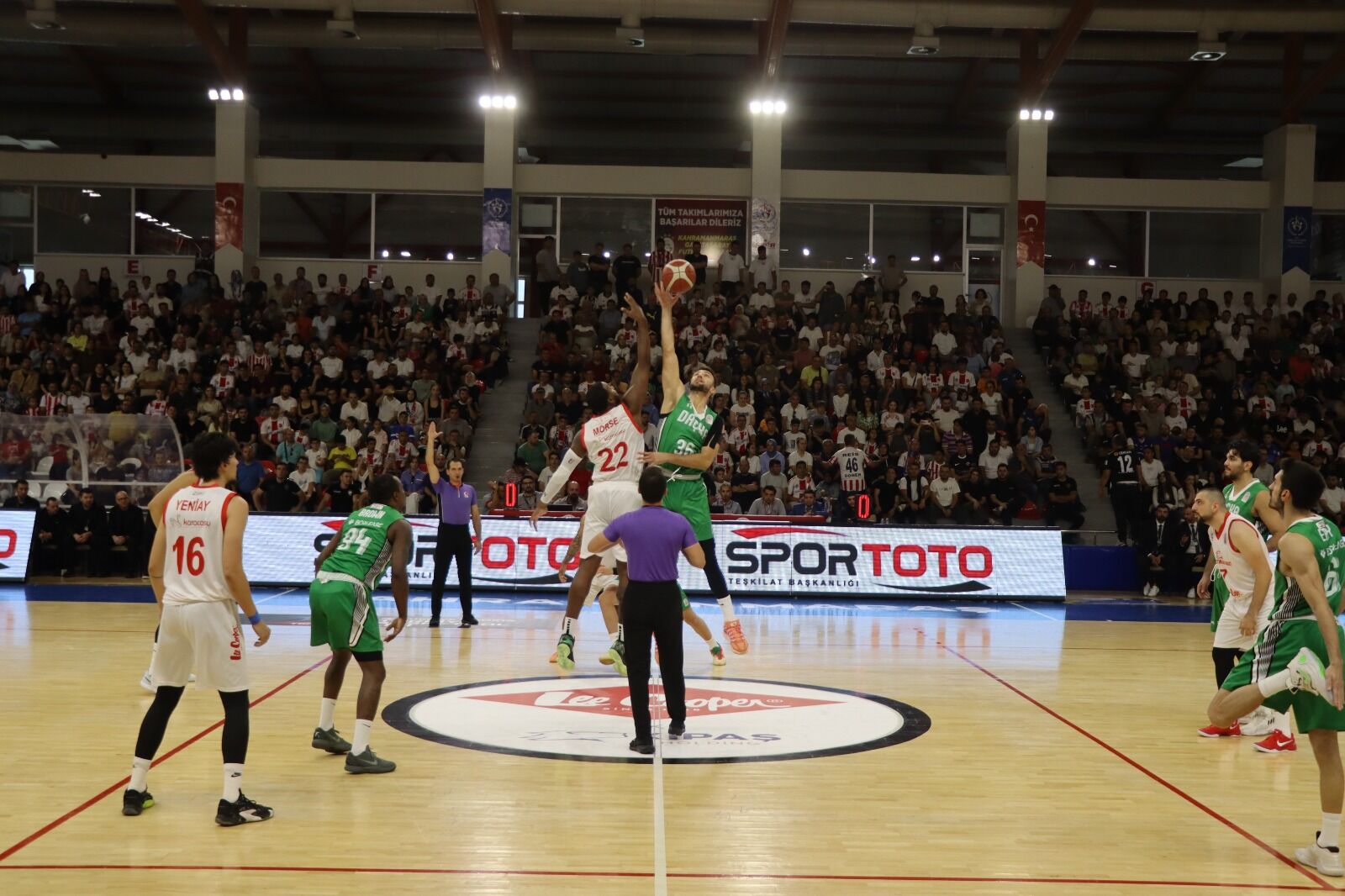 İstiklalspor Basketbol Takımı, Darüşşafaka’yı 75-70 mağlup etti