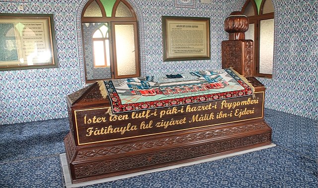 Malik Bin Ejder Turbesi Depremde Hic Zarar Gormedi 2965