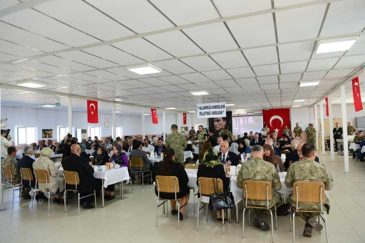 Şehit Aileleri Ve Gazilerle (2)