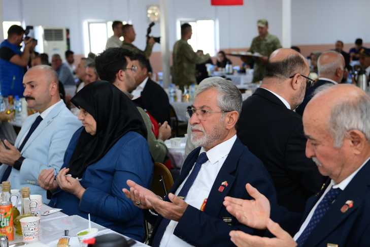 Şehit Aileleri Ve Gazilerle (3)