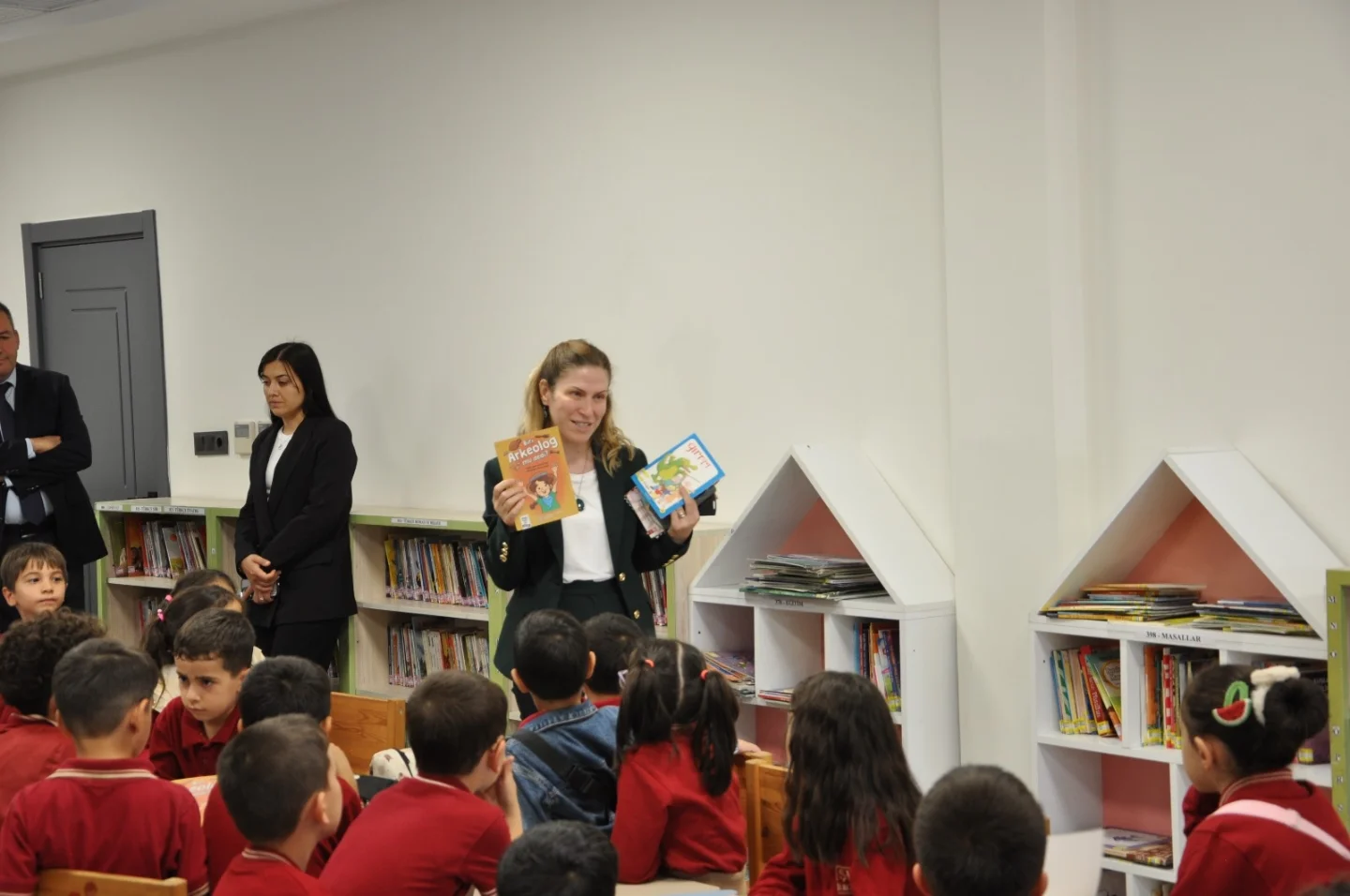 574584427 18169901500369839 9010278115597052381 N