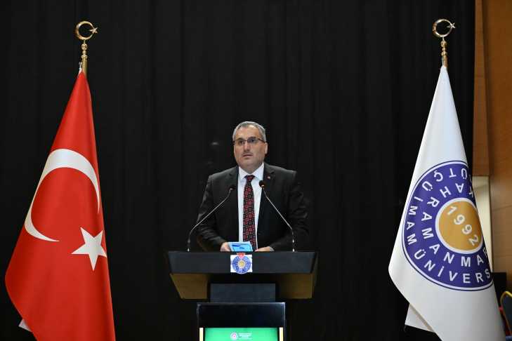 Eğitim Fakültesi Dekanı Prof. Dr. Ahmet Tekbıyık