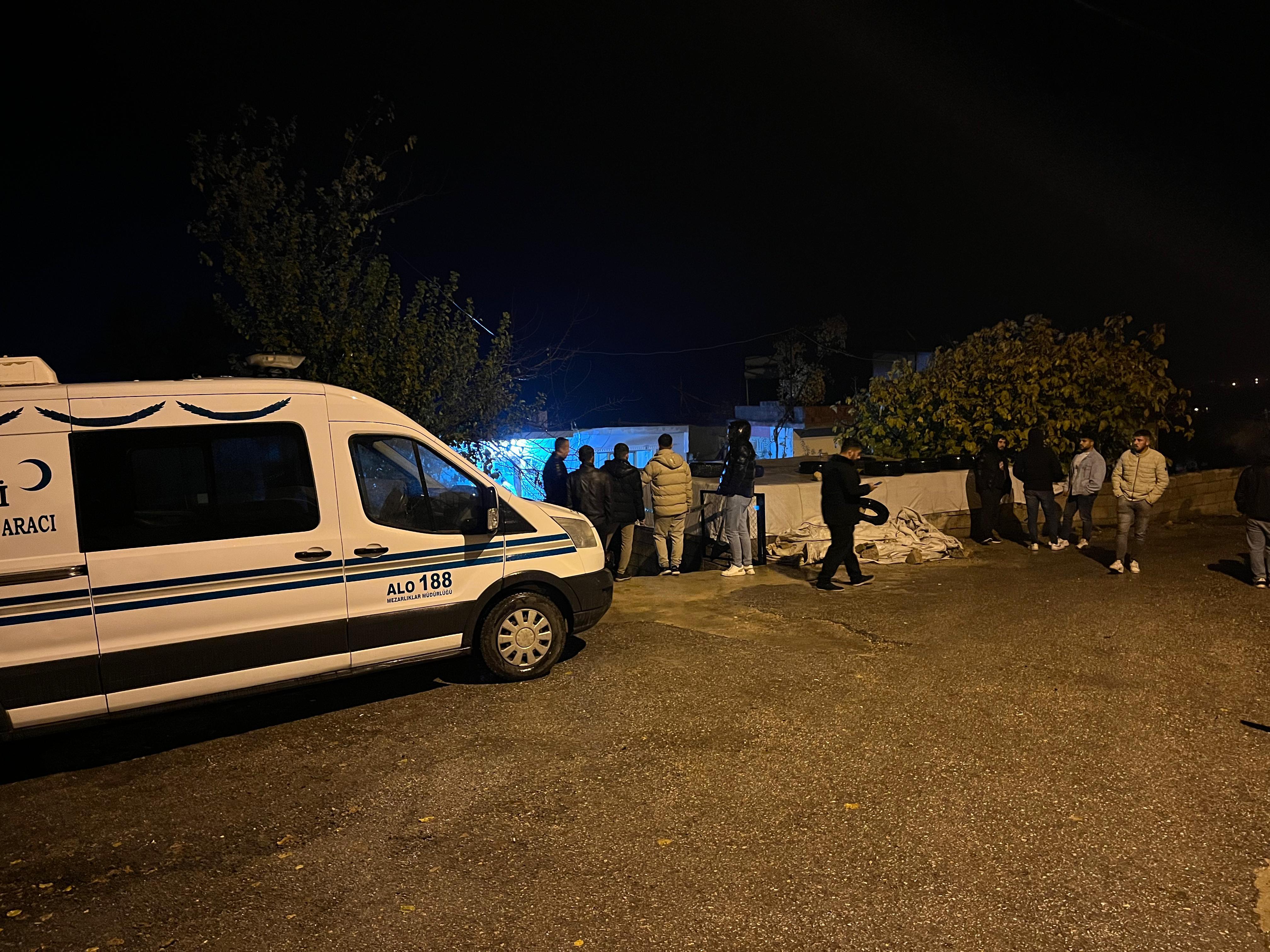 E S I N I V E B A C A N A G I N I T A B A N C A Y L A O L D U R D U 1059061 314295-1