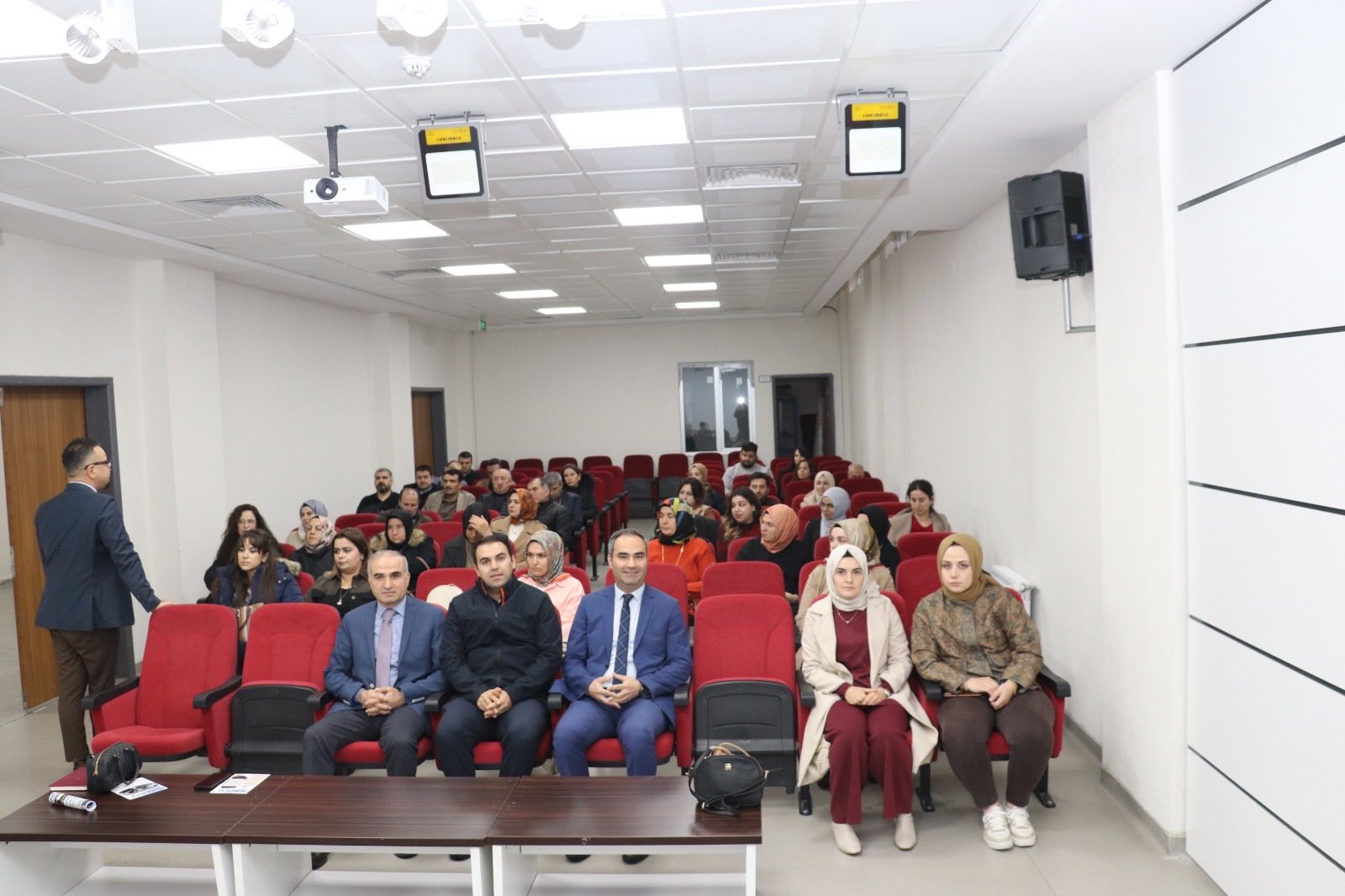 G7 Fevm C W8 A A Tz Q B