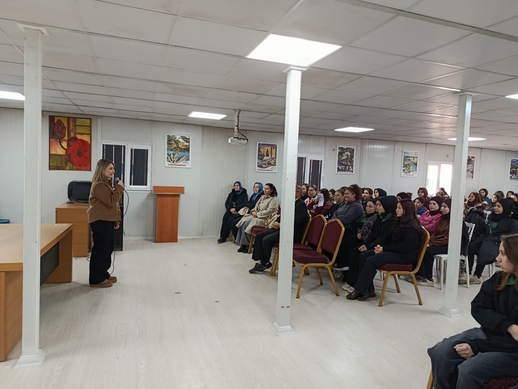 G8Ynn Q S W M A A51 G B