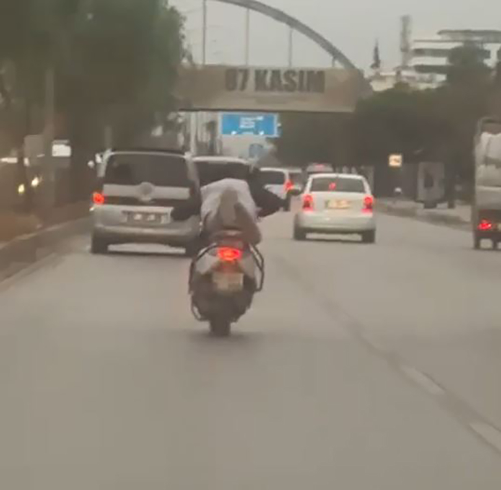 M O T O S I K L E T L E T E H L I K E L I Y O L C U L U K K A M E R A D A 1052406 312251