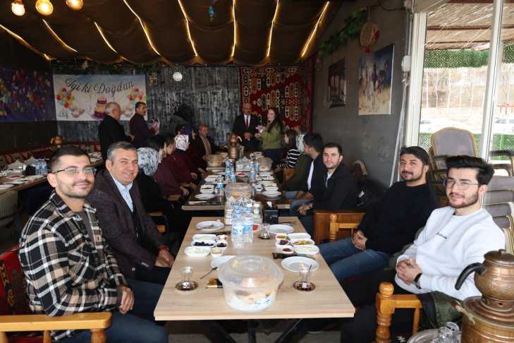 G H S T Lu Xc A A7U L