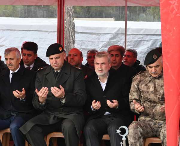 Mezarlık Ziyareti (6)