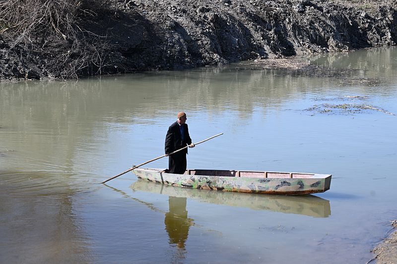 Kahramanmaraş’ta Gavur Gölü Yeniden Doldu, 80 Yaşındaki Adam Adasındaki Evine Döndü