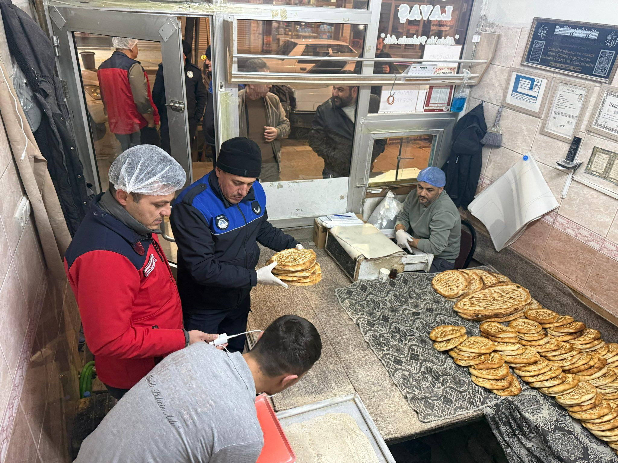 H Cuyv0E X A A Ar3Xx