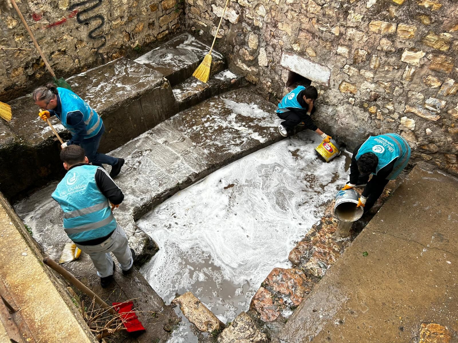 H Dj L8 Gr W8 A A U T3U