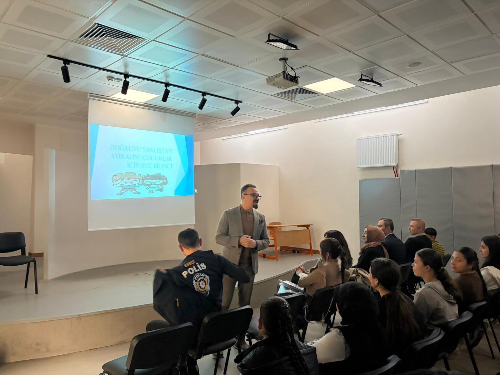 H E Vw D I K W I A E D Hqk