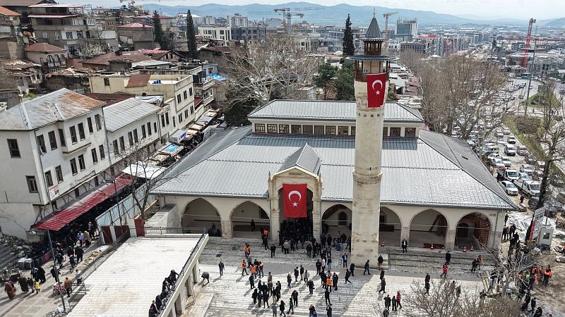 Tarihi Ulu Camii Kadir Gecesi’nde Vatandaşları Bekliyor