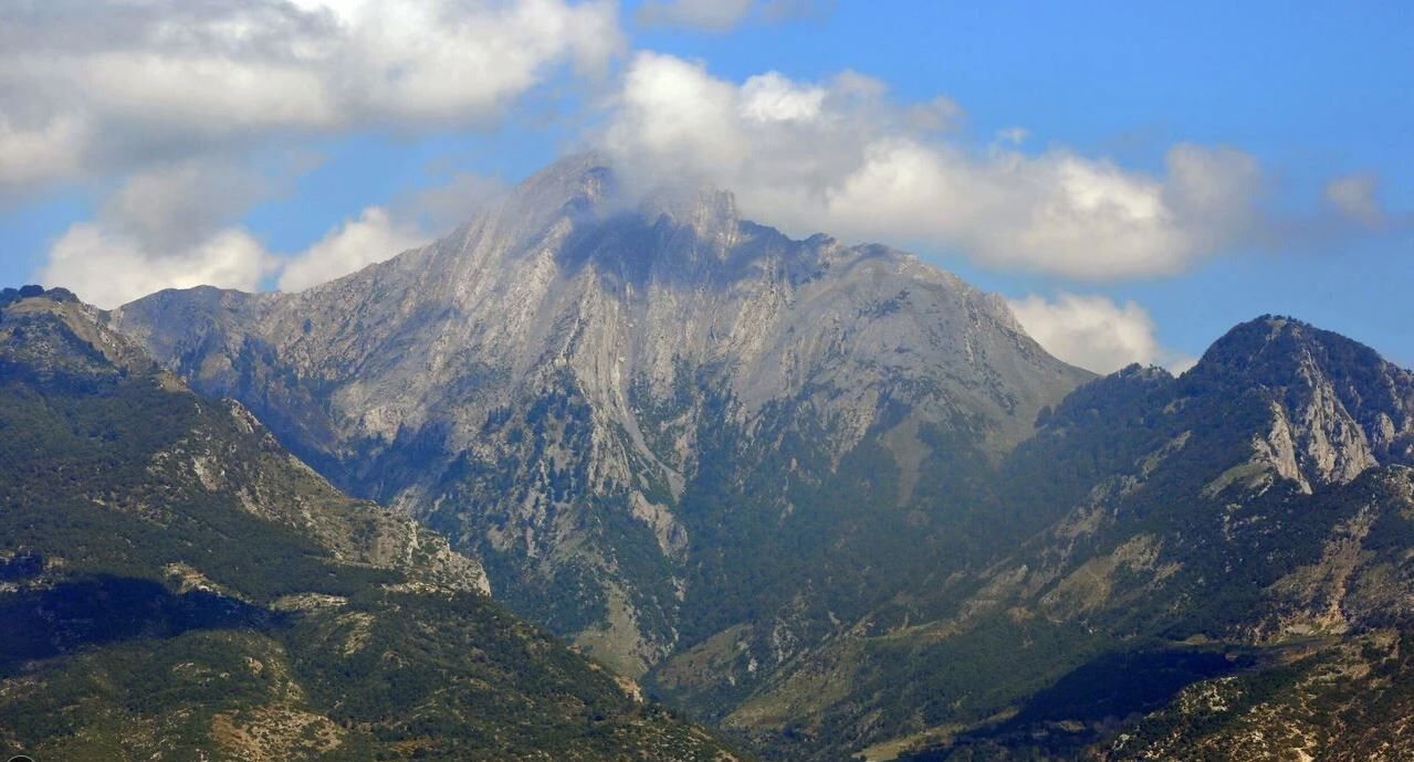 Kahramanmaraş ile Osmaniye sınırında 1976 metre yüksekliğe sahip dağ