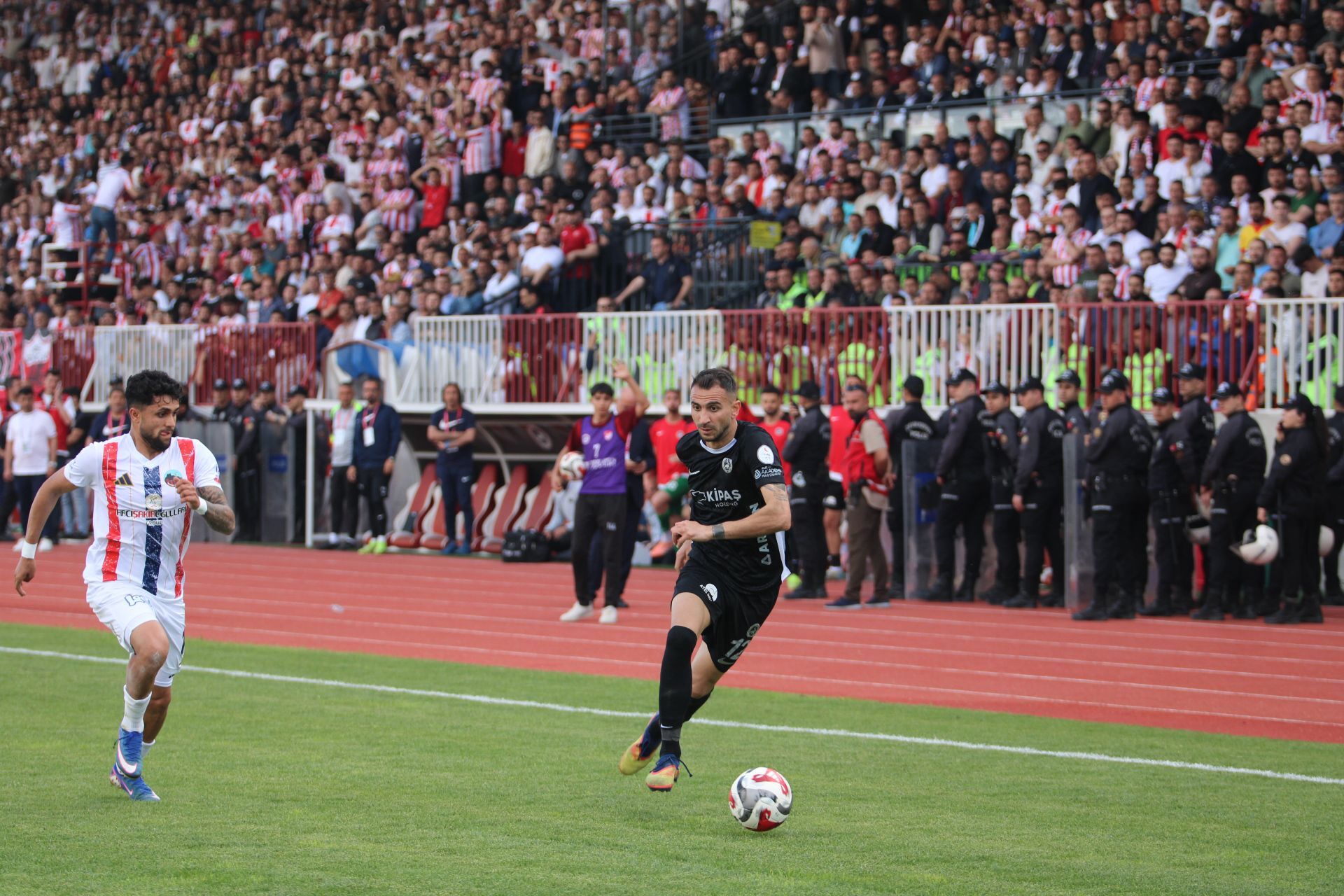 4C29E8Ce B1C9 4Ba8 B805 8193Df5F81C0