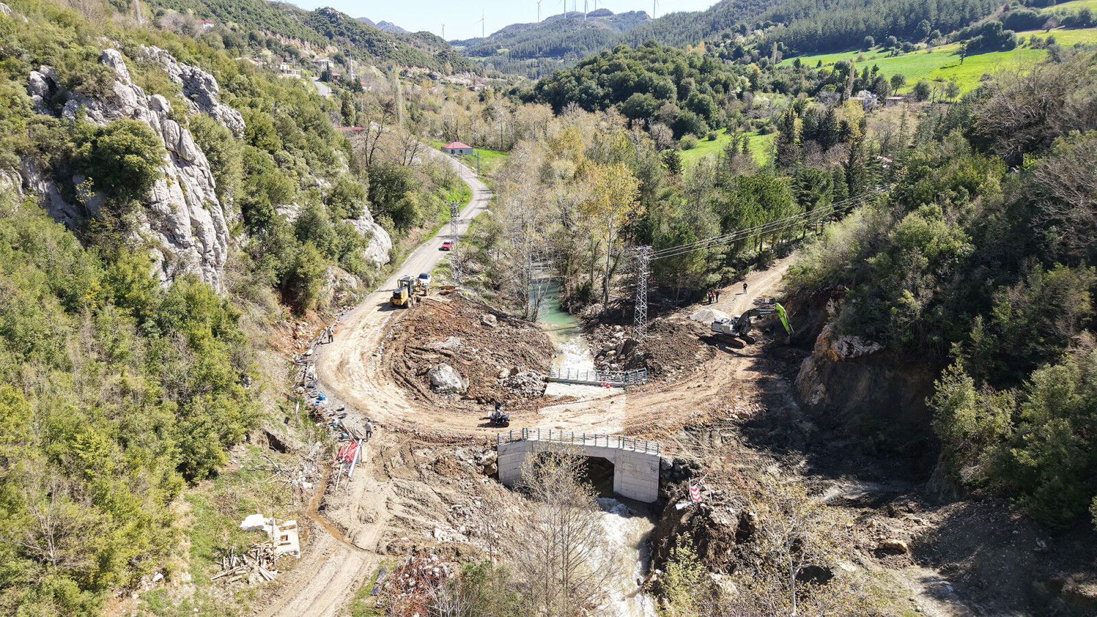 Andırın Kırsalında Ulaşıma Güç Katacak Yeni Köprü