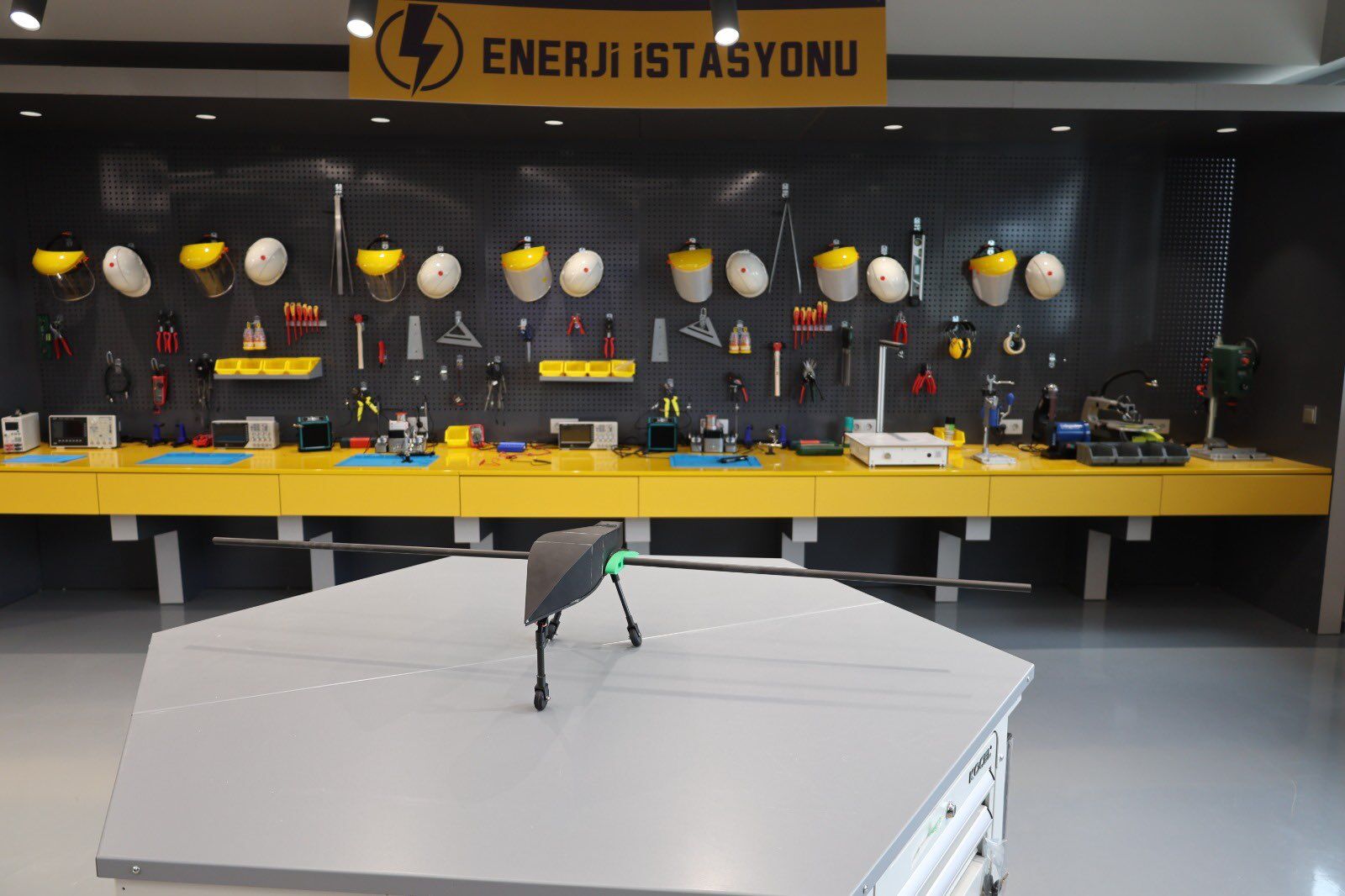 H Ev Yt X B X I A Adl8 S