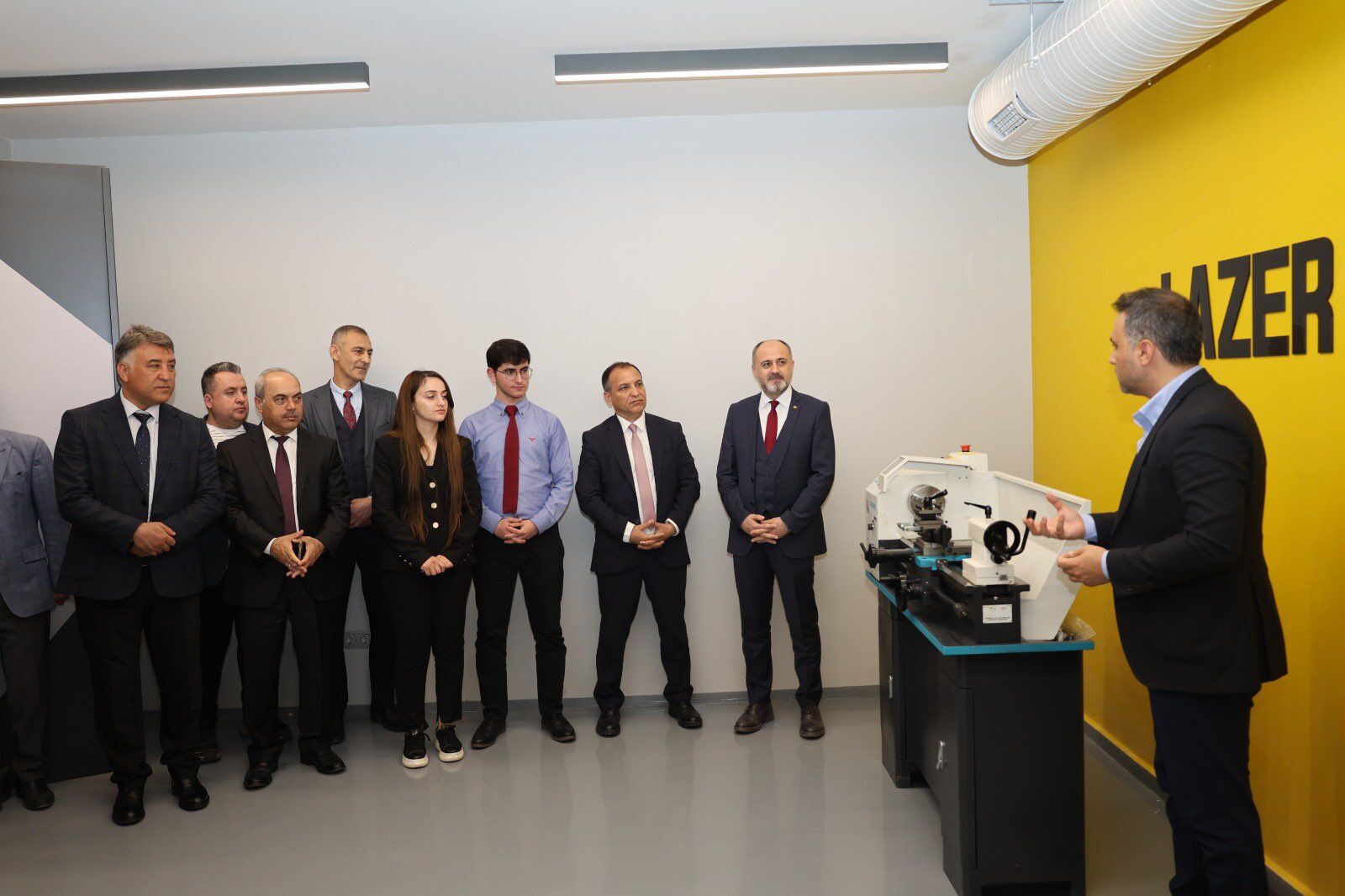 H Ev Yt Z A X U A Ajj Bt