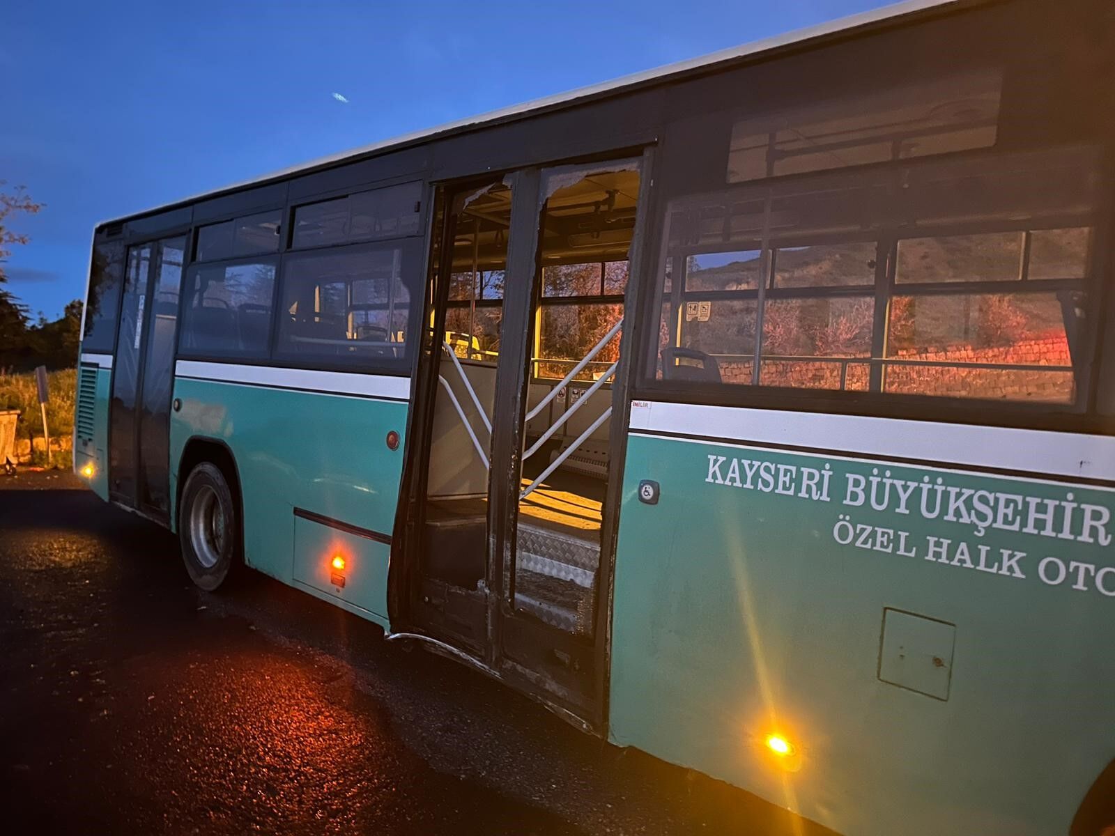 A W696735 05