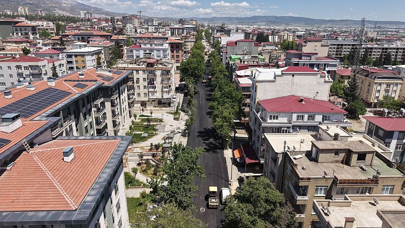 Cahit Zarifoğlu Caddesi (2)