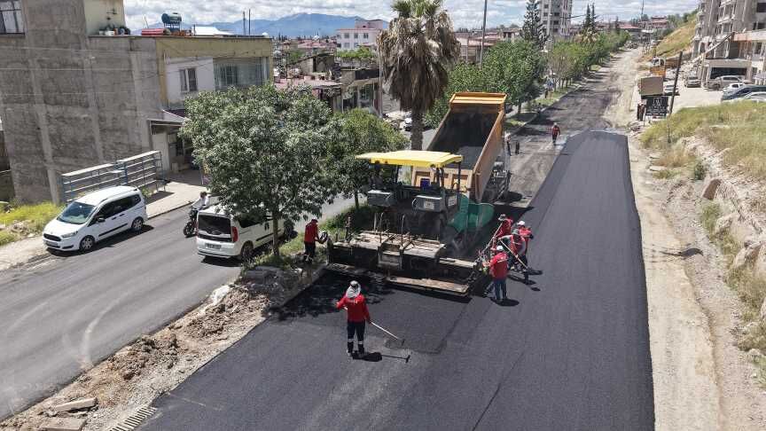 Doğukent Yolunda Asfalt Mesaisi Sürüyor