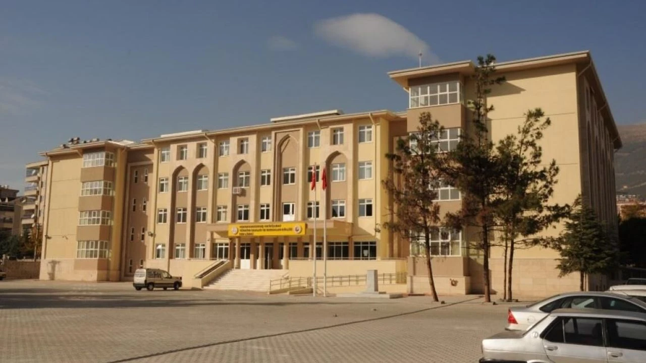 Kahramanmaraş’ın en gözde lisesine yoğun ilgi gösteriliyor