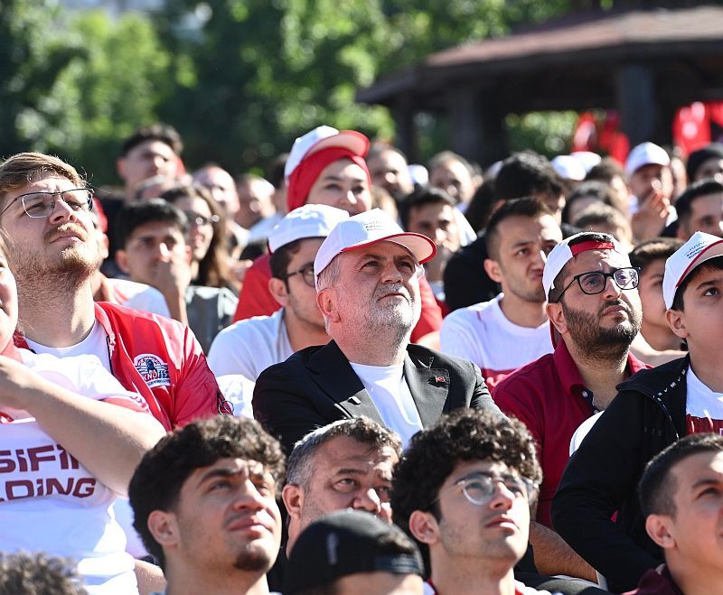 Milli Maç (8)