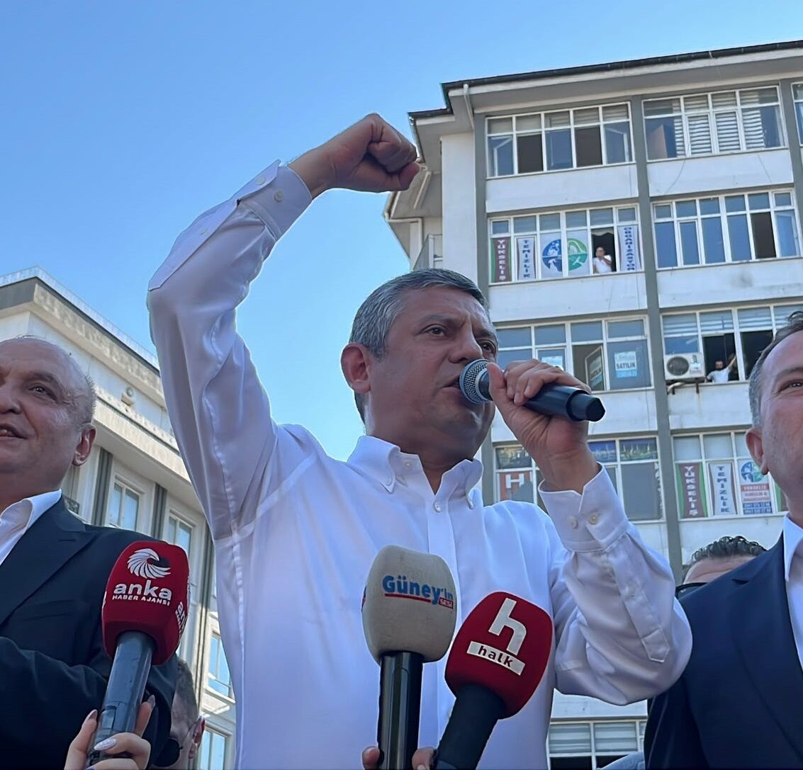 Ozgur Ozel Ya Bu Oyunu Bozacagiz Ya Yen 1385115 411353 (1)
