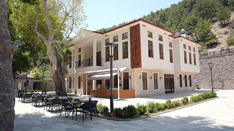Çınaraltı Çay Bahçesi (2)