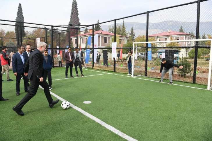 Halı Sahalar (26)
