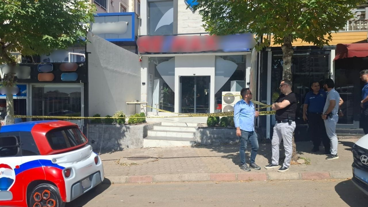 Kahramanmaraş'ta Emlakçıya Silahlı Saldırı! Maskeli Şüpheli Ateş Açtı