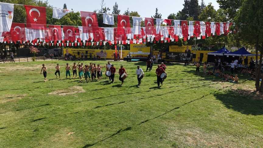 Geleneksel Ağustos Fuarı Güreşleri9.Jpg