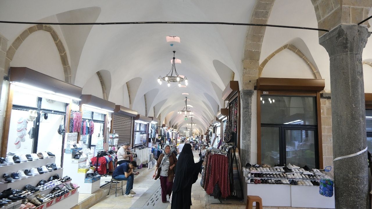 Kırmızı Modern Turizm Haberi Manşetli Youtube Küçük Resmi (2)