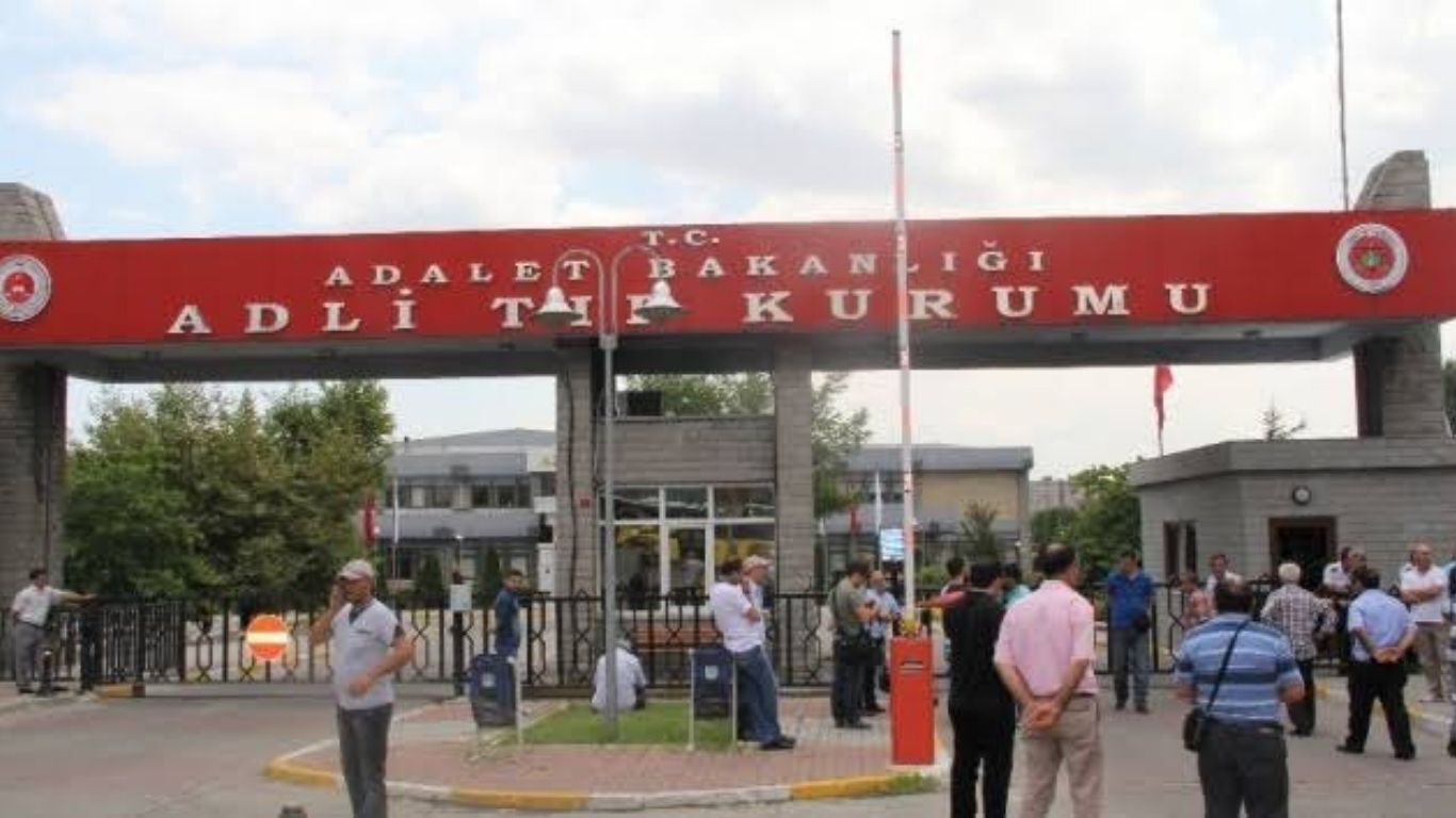 Yaşlı karı koca evlerinde cansız halde bulundu