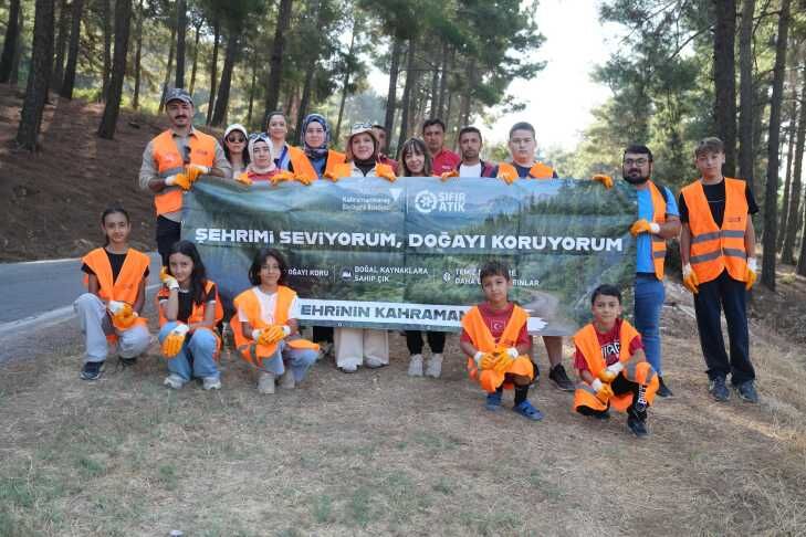 Kahramanmaraş’ta Kazma Bağları Gönüllülerle Temizlendi