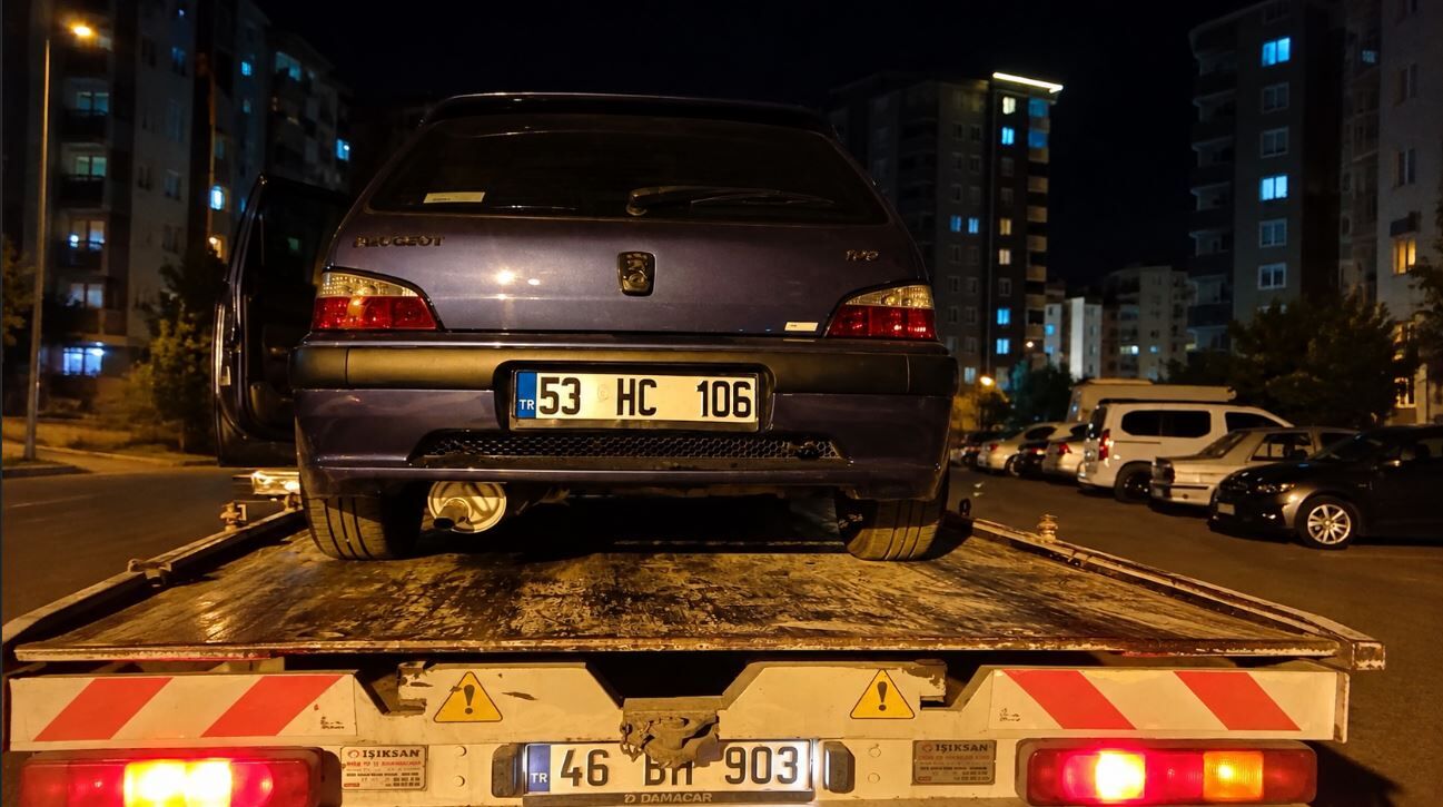 Kahramanmaraş’ta Gürültü Çıkaran Araç Trafikten Men Edildi